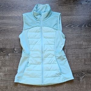 Lululemon down for it all vest size tag attached